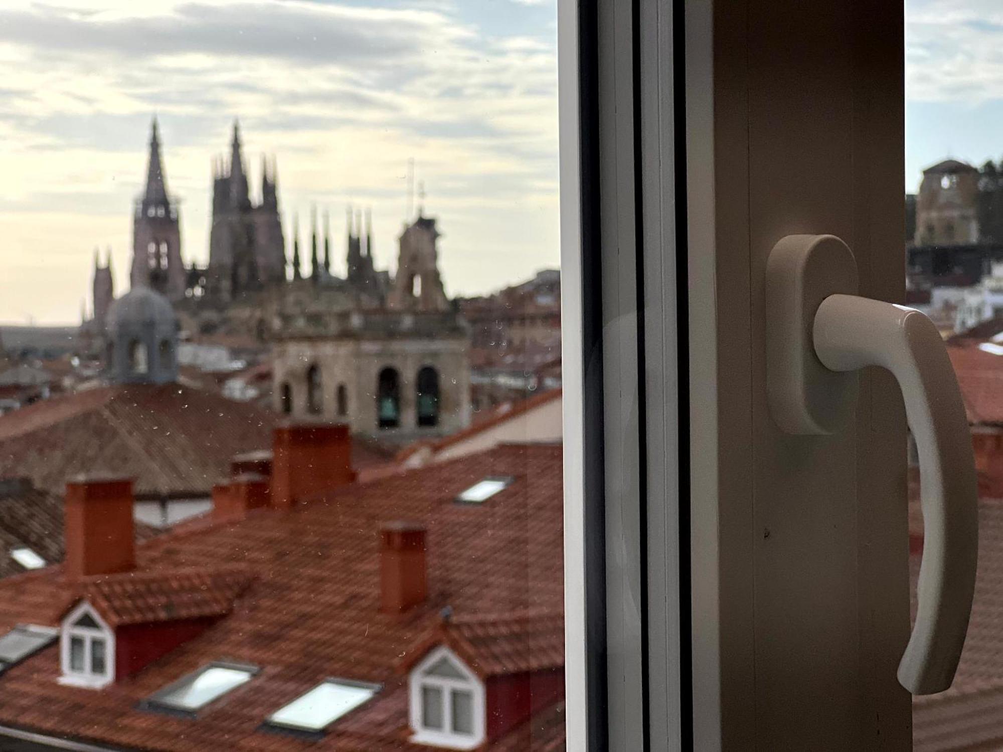 Chapiteles Catedral Apartment Burgo Exterior foto